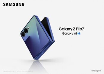 هاتف Samsung Galaxy Z Flip 7 يعيد تعريف التصميم العصري: أناقة متناهية وحجم مدمج يمنح الراحة الكاملة دون المساومة على مساحة الشاشة