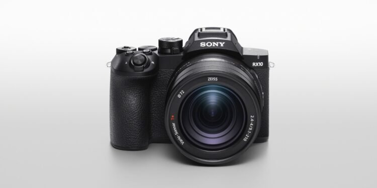 سوني تطلق الإصدار الخامس من كاميرا RX10 V المتكاملة لتصوير الأنشطة اليومية والحياة البرية ومنافسات الرياضة