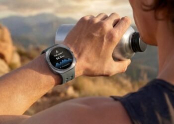 كيف تساعدك Galaxy Watch Ultra2 في ترطيب جسمك في الوقت المناسب