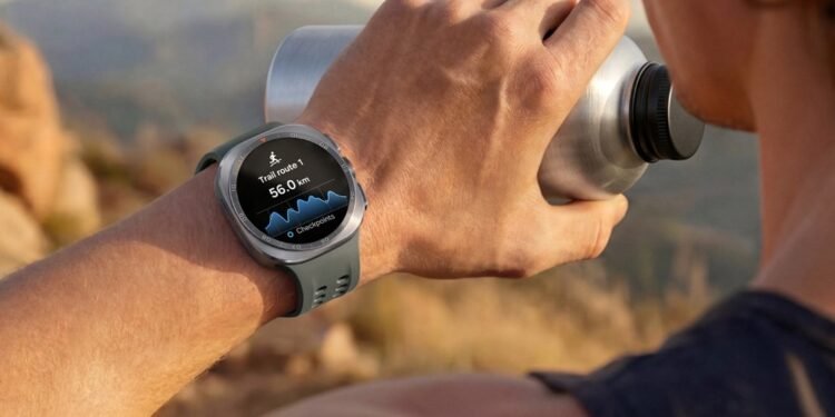 كيف تساعدك Galaxy Watch Ultra2 في ترطيب جسمك في الوقت المناسب