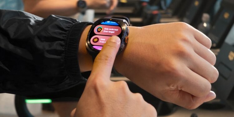 صُنعت للمحترفين: لماذا الترقية إلى Galaxy Watch Ultra2 تستحق العناء