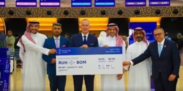 طيران الرياض يدشن رحلاته المباشرة إلى مومباي كـ8 وجهات دولية