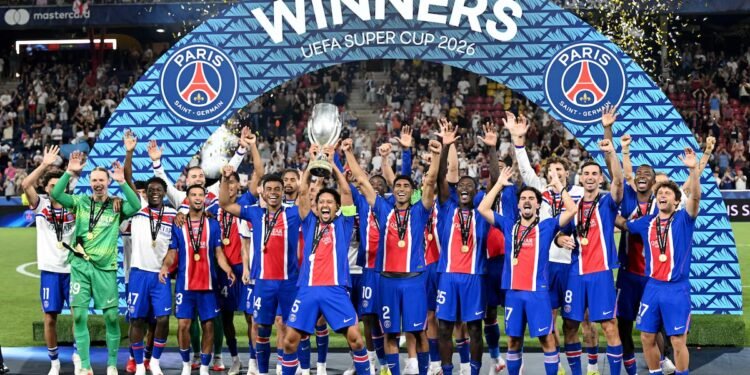 باريس سان جيرمان يتوج بكأس السوبر الأوروبي للعام الثاني على التوالي بالفوز على أستون فيلا