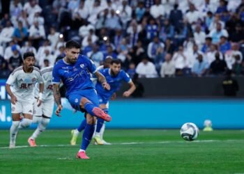 3 ركلات جزاء الهلال يستهل مشواره بفوز على الفيصلي
