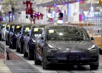 استدعاء 4.3 مليون سيارة من إنتاج تسلا وشركات أخرى بالصين
