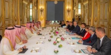 السعودية وفرنسا تعززان شراكتهما الاقتصادية.. 69.5 مليار ريال استثمارات فرنسية وتبادل تجاري يتجاوز 44 ملياراً