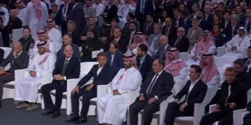 حفل تتويج بطل كأس العالم للرياضات الإلكترونية في باريس بحضور ولي العهد وماكرون