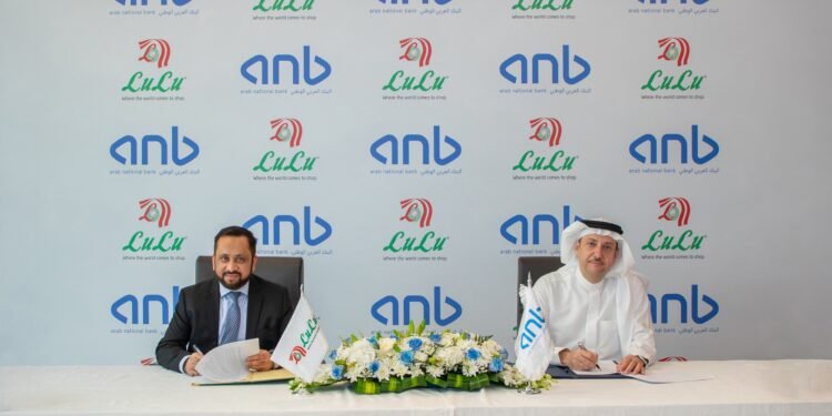 “البنك العربي الوطني” يوقع شراكة مع “لولو هايبرماركت” لتوسيع برنامج مكافآت العربي