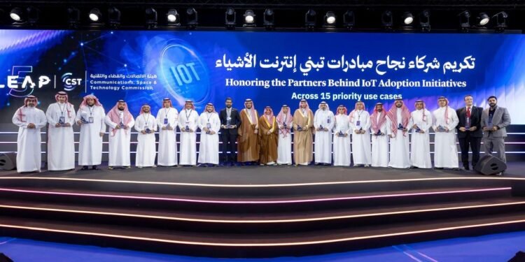 وزارة الاتصالات وهيئة الاتصالات وهيئة الحكومة الرقمية تُكرّم “إتش آي دي” (HID) لريادتها في مجال التحقق من الهوية الرقمية