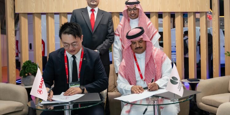 الخريف التجارية» توقّع اتفاقية وكالة حصرية لرؤوس شاحنات «ساني» الثقيلة في المملكة