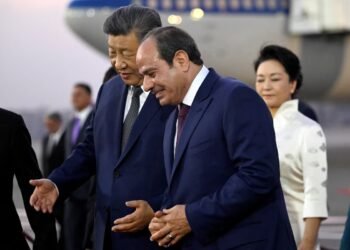 زيارة هي الأولى للشرق الأوسط منذ 4 سنوات.. الصين تعزز حضورها الدبلوماسي والاقتصادي وتوسع تعاونها في مراكز البيانات وأشباه الموصلات