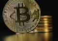تراجع “بيتكوين” دون 80 ألف دولار بعد بيانات الوظائف الأمريكية القوية