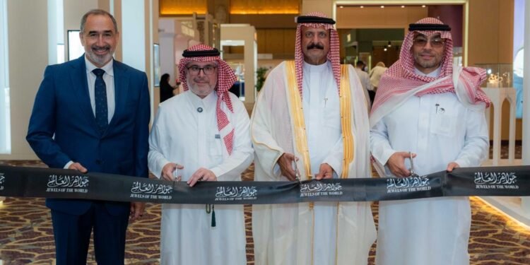 معرض “جواهر العالم لوكس” ينطلق في الرياض